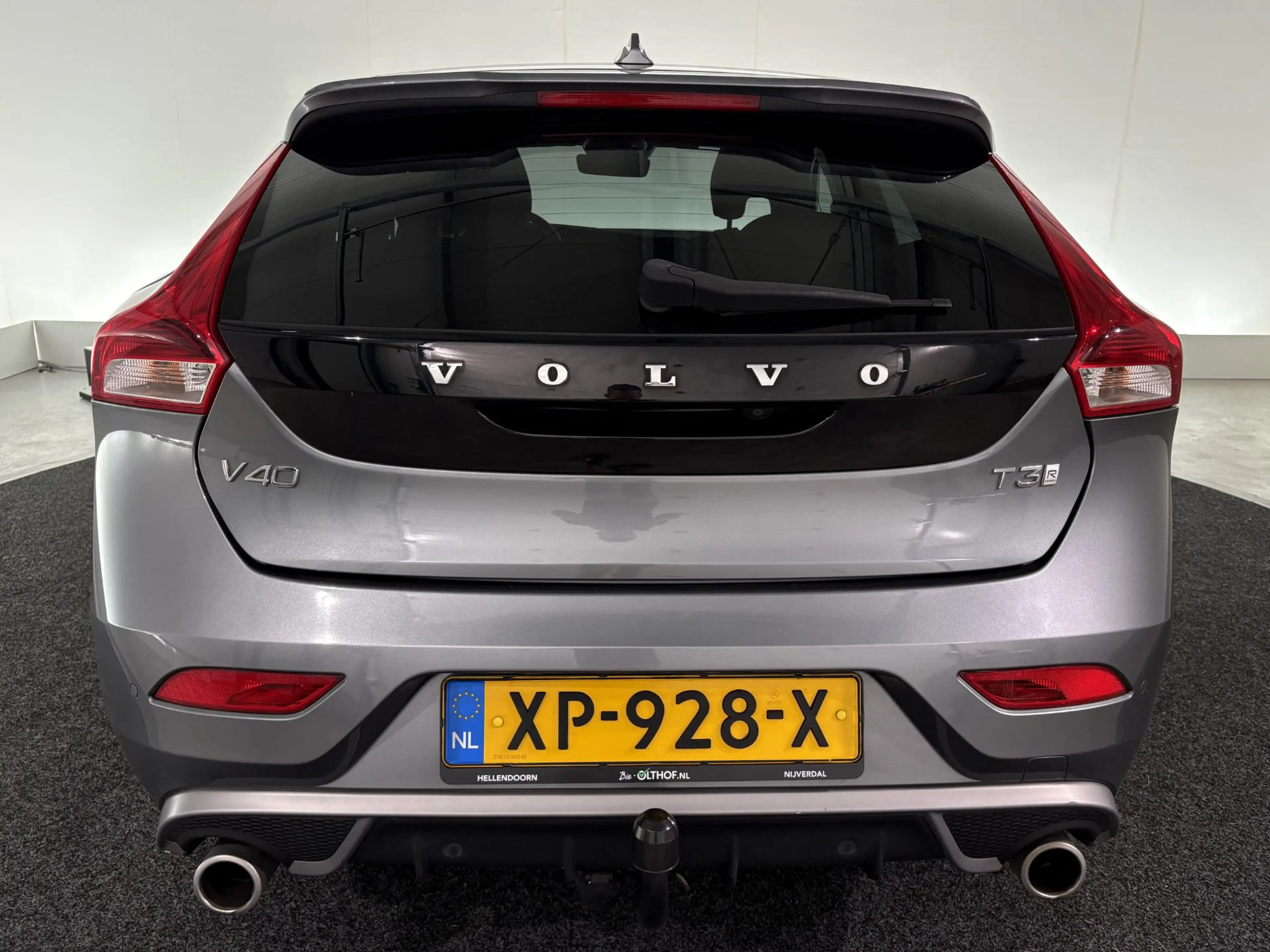 Volvo V40 1.5 T3 Polar+ Sport R-Design | TREKHAAK | PANO-DAK — photo 20