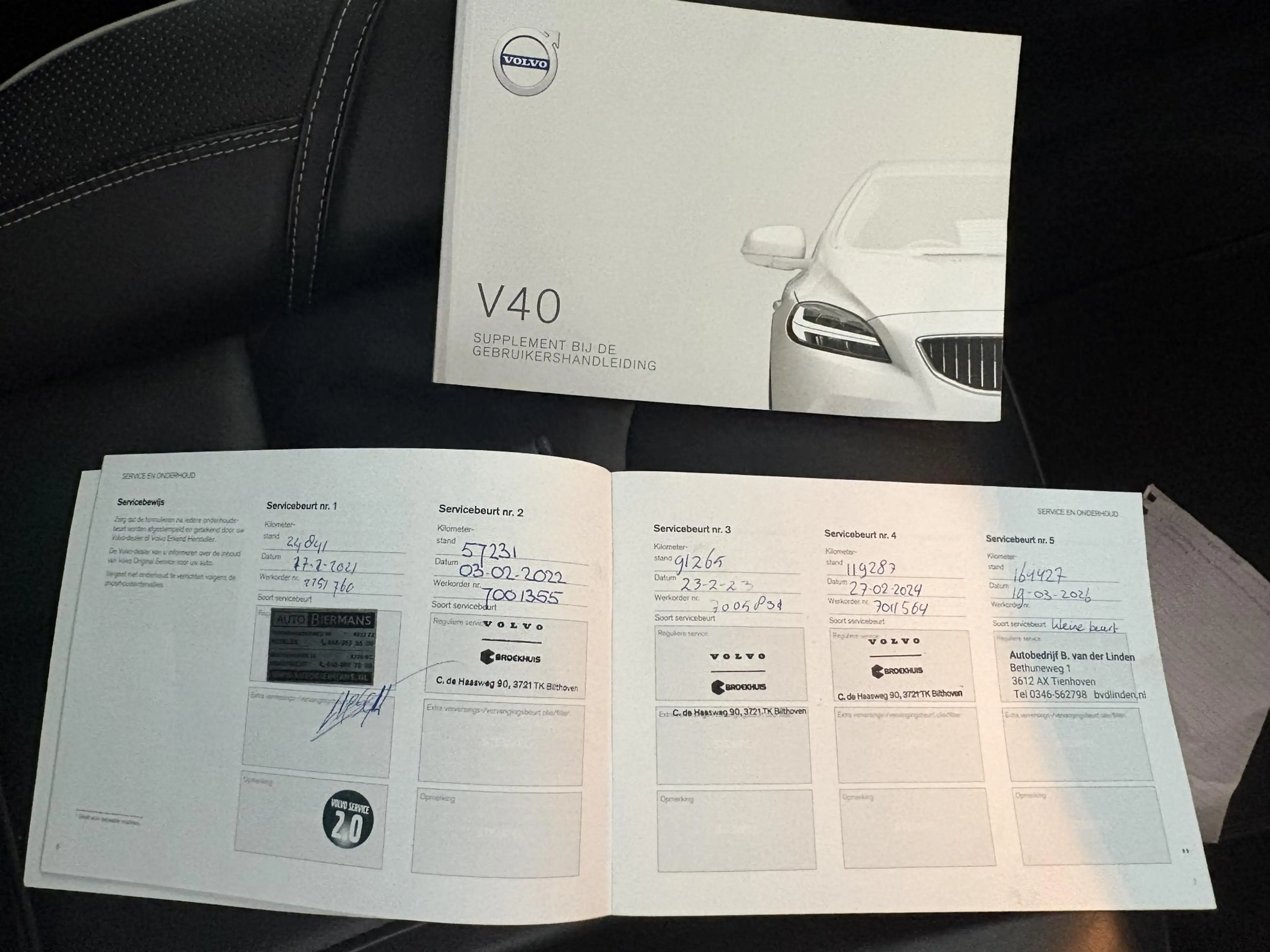 Volvo V40 1.5 T3 Polar+ Sport R-Design | TREKHAAK | PANO-DAK — photo 33