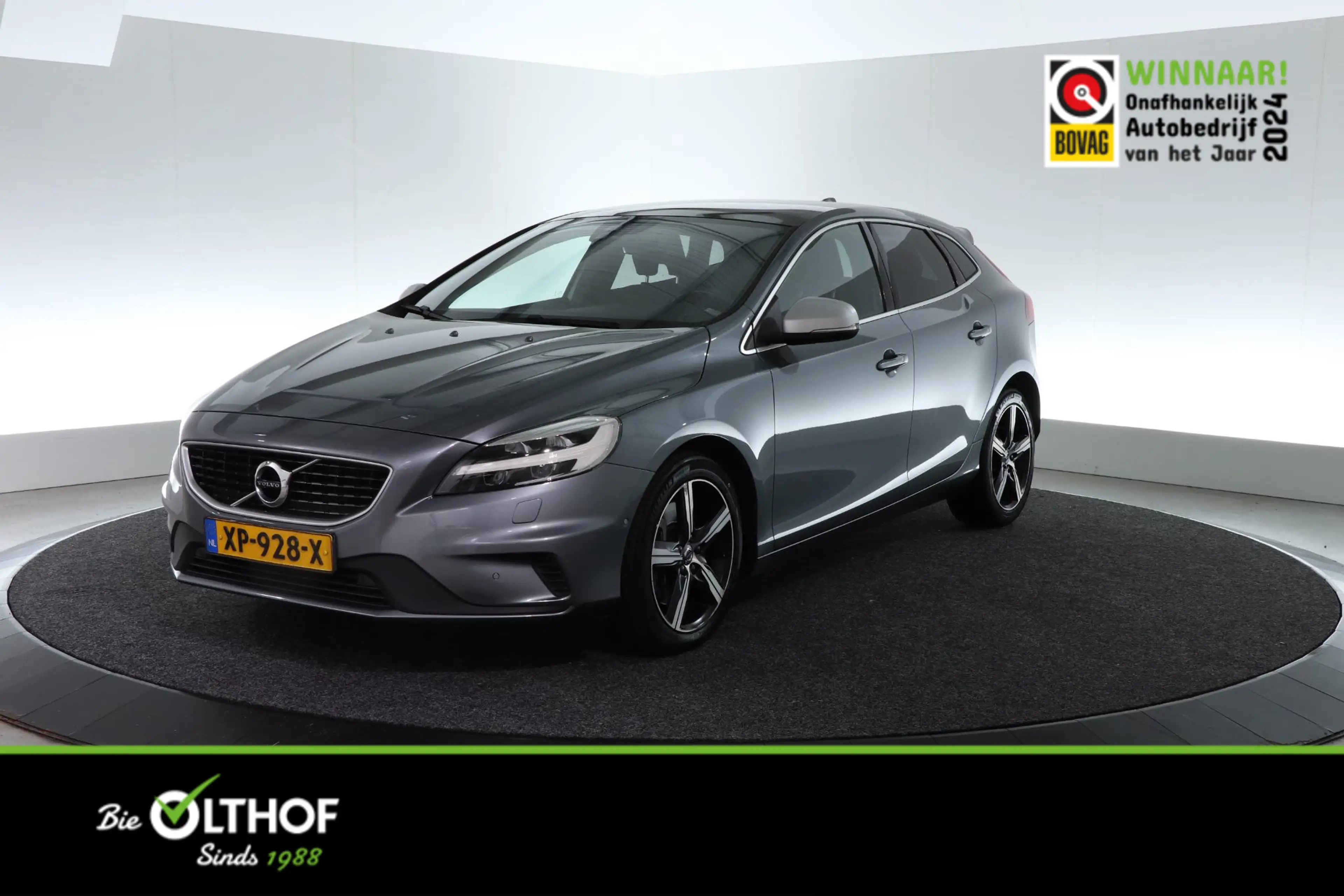 Volvo V40 1.5 T3 Polar+ Sport R-Design | TREKHAAK | PANO-DAK