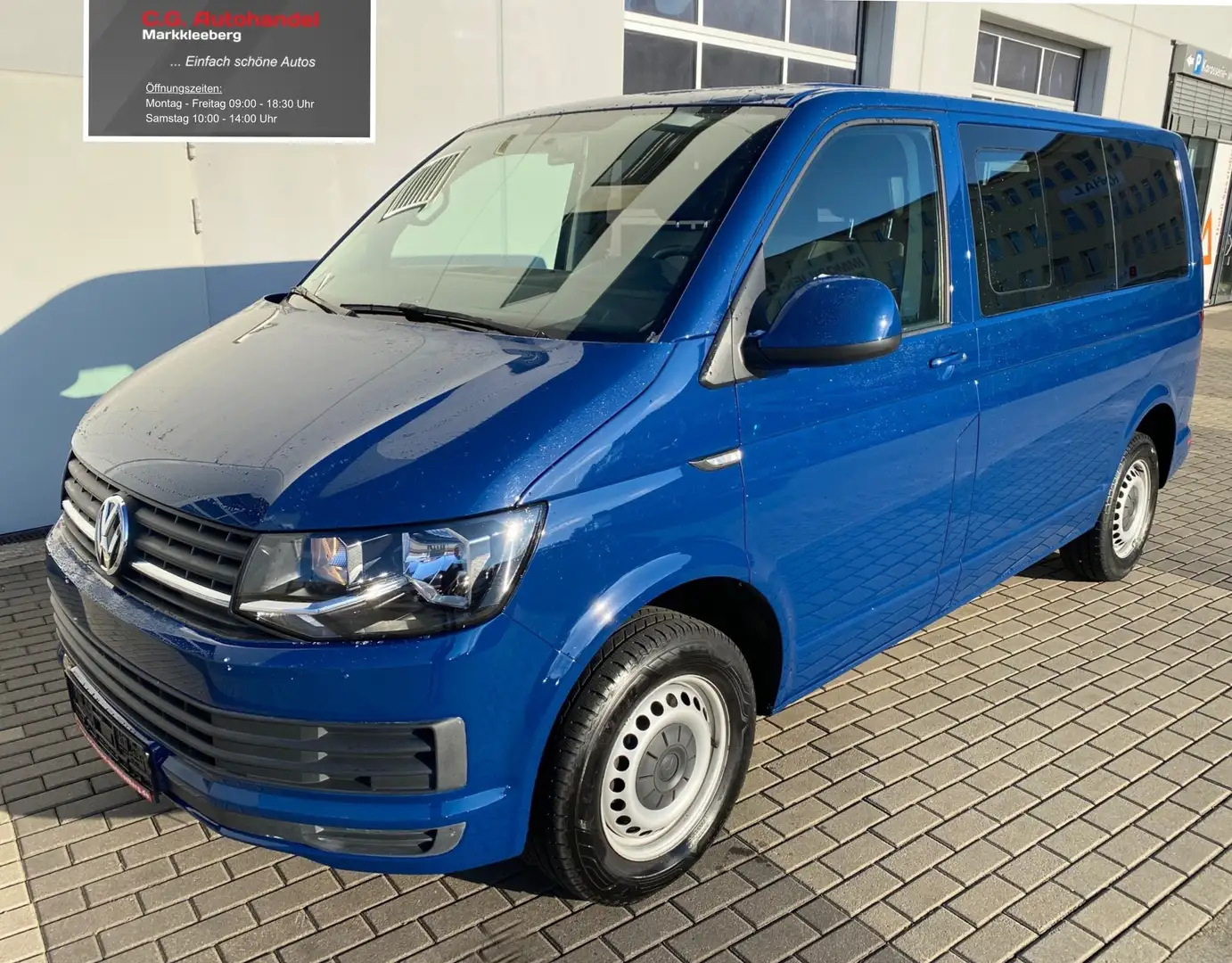 Volkswagen T5 Multivan Van/Kleinbus in Blau gebraucht in Bad
