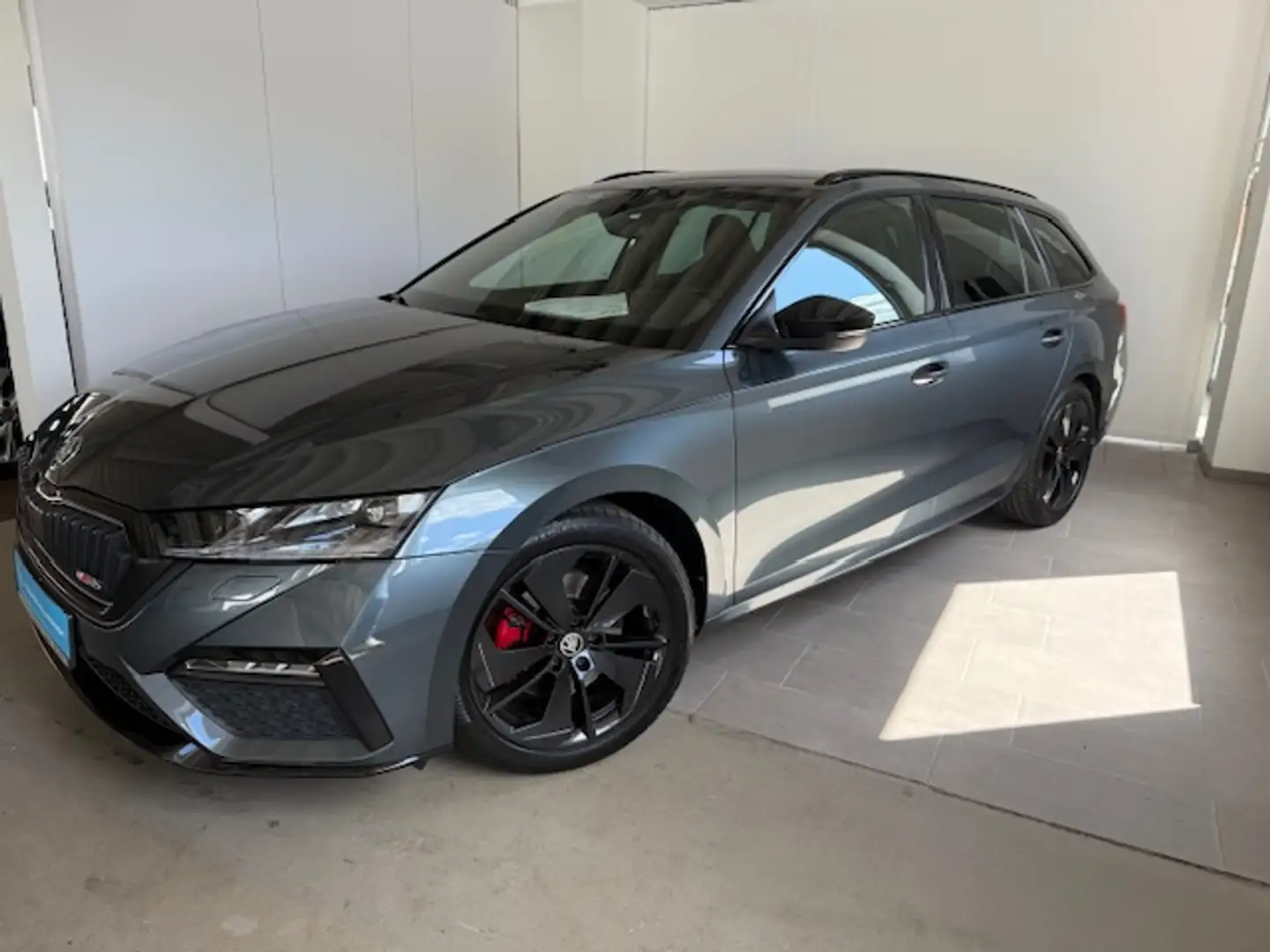 Skoda Octavia RS 2.0 TDI DSG NaviColumbus AHK HeadUp MatrixLED Grijs - 1