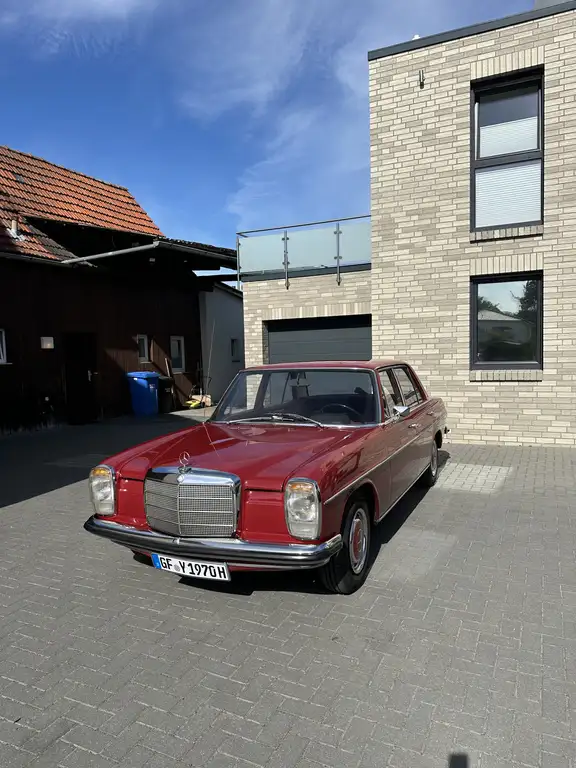 Mercedes-Benz 220 1970 из Европы — купить под ключ
