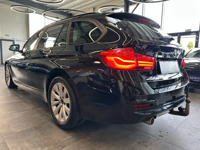 BMW 3 Series view 6
