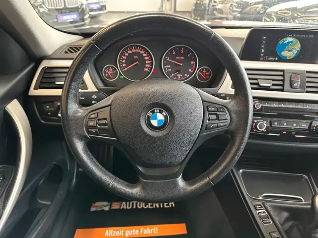 BMW 3 Series view 8