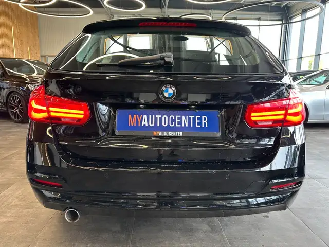 BMW 3 Series view 25