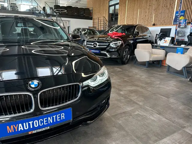 BMW 3 Series view 20