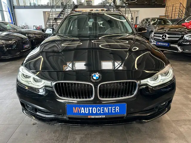 BMW 3 Series view 19