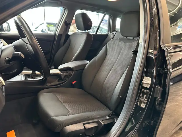 BMW 3 Series view 9