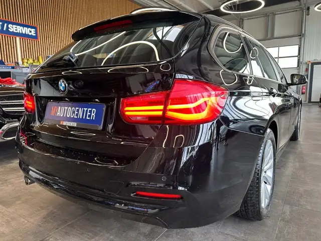 BMW 3 Series view 2