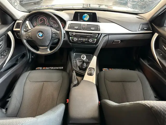 BMW 3 Series view 7
