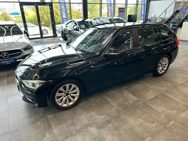 BMW 3 Series view 23