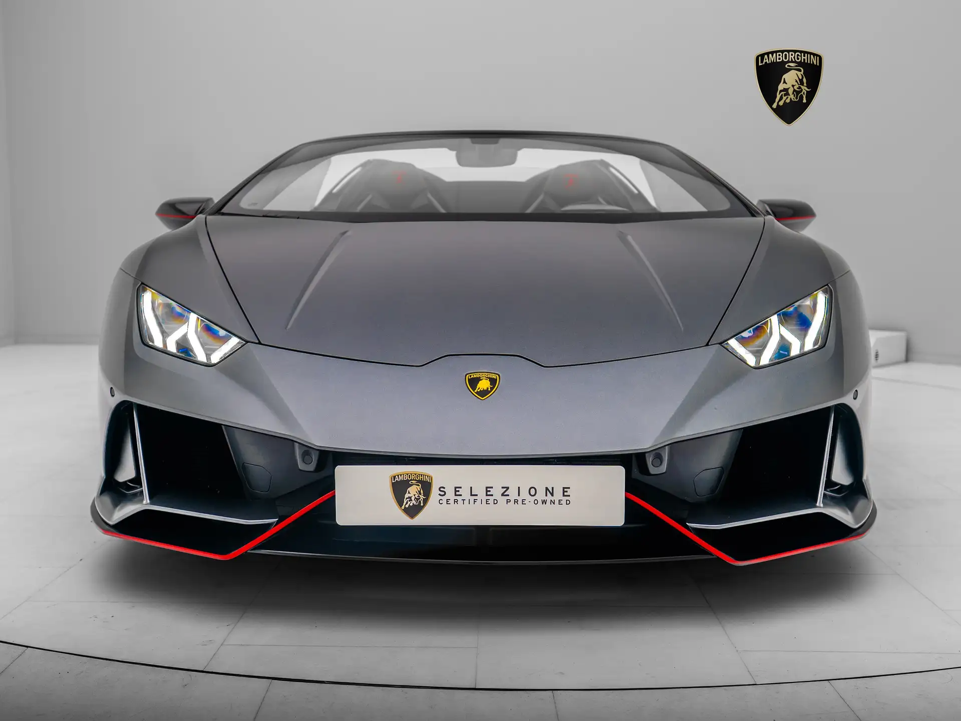 Lamborghini Huracan 2024 회색 사진 3