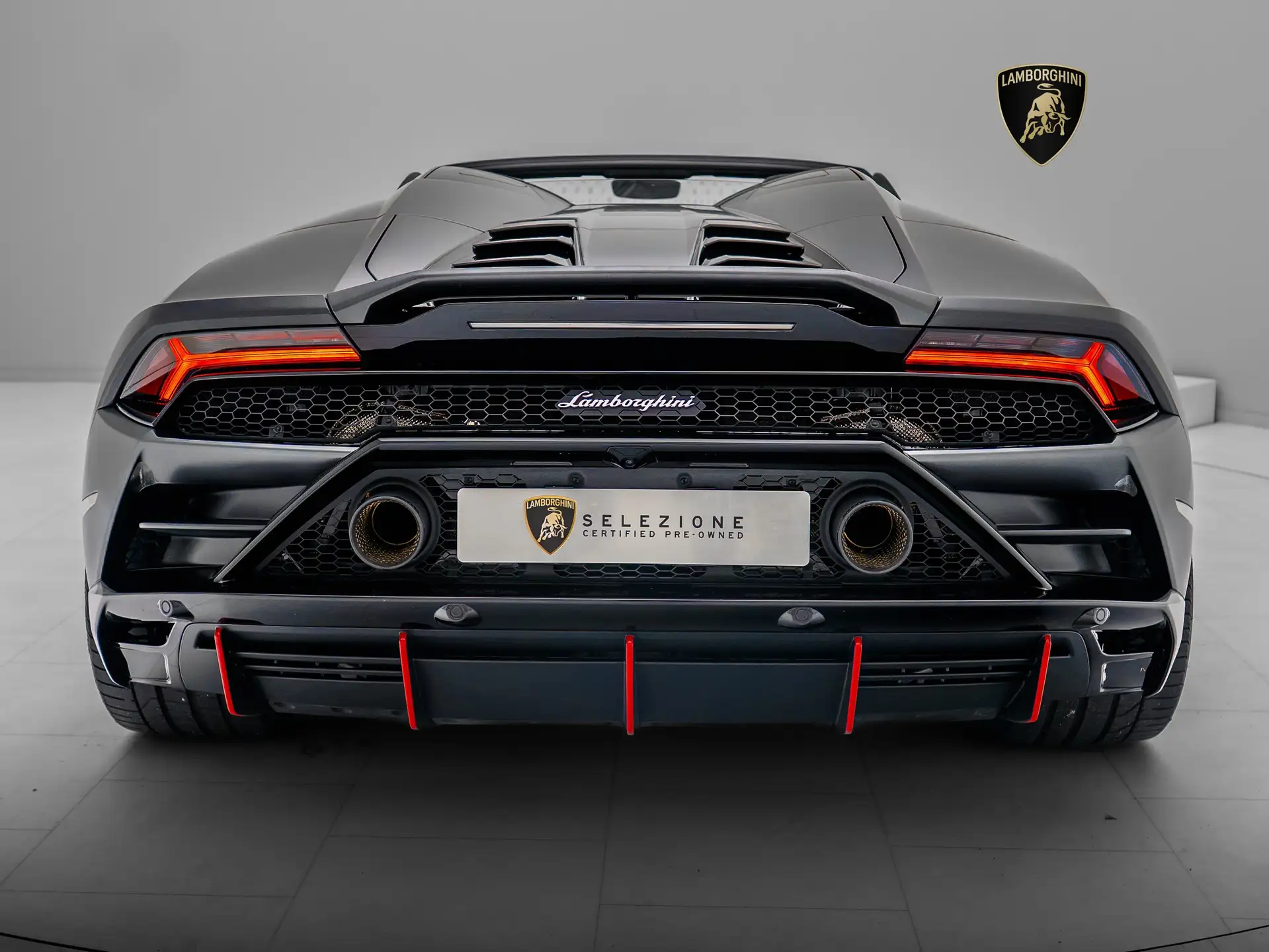 Lamborghini Huracan 2024 회색 사진 4