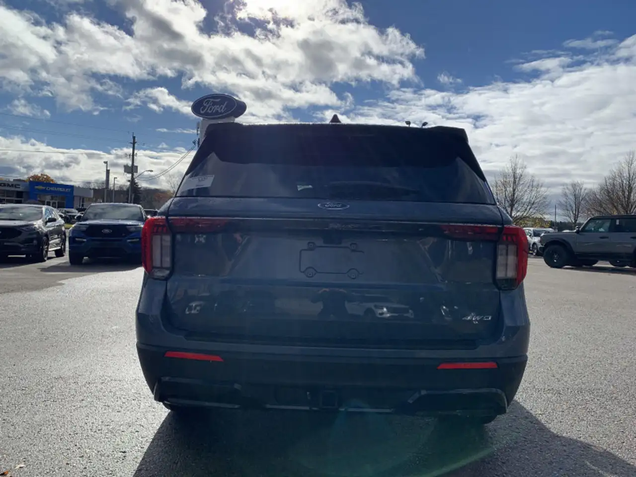 Ford Explorer снимка Ford Explorer