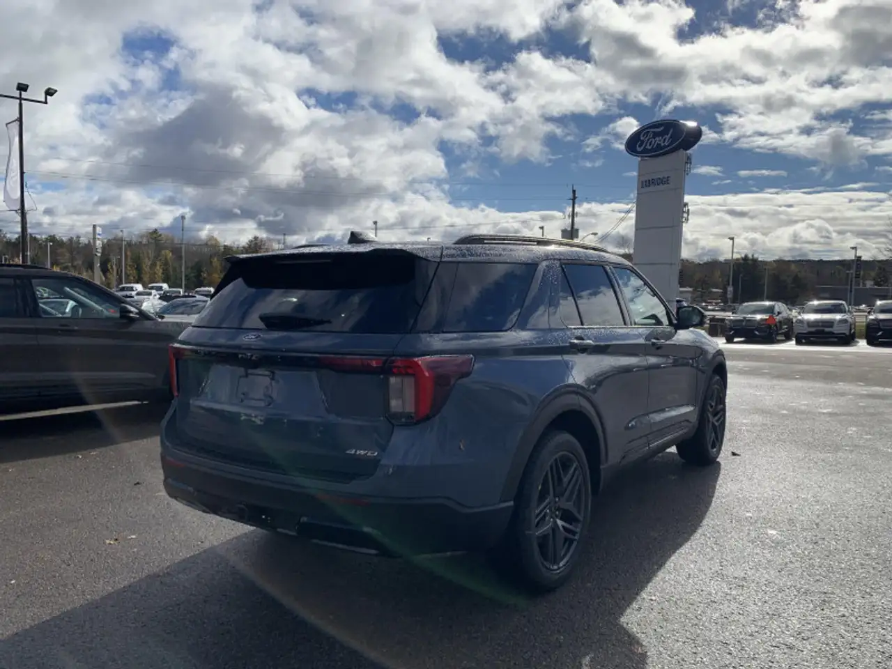 Ford Explorer снимка Ford Explorer