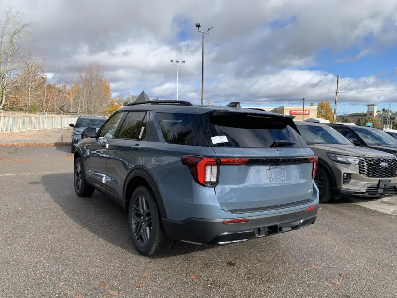 Ford Explorer снимка Ford Explorer