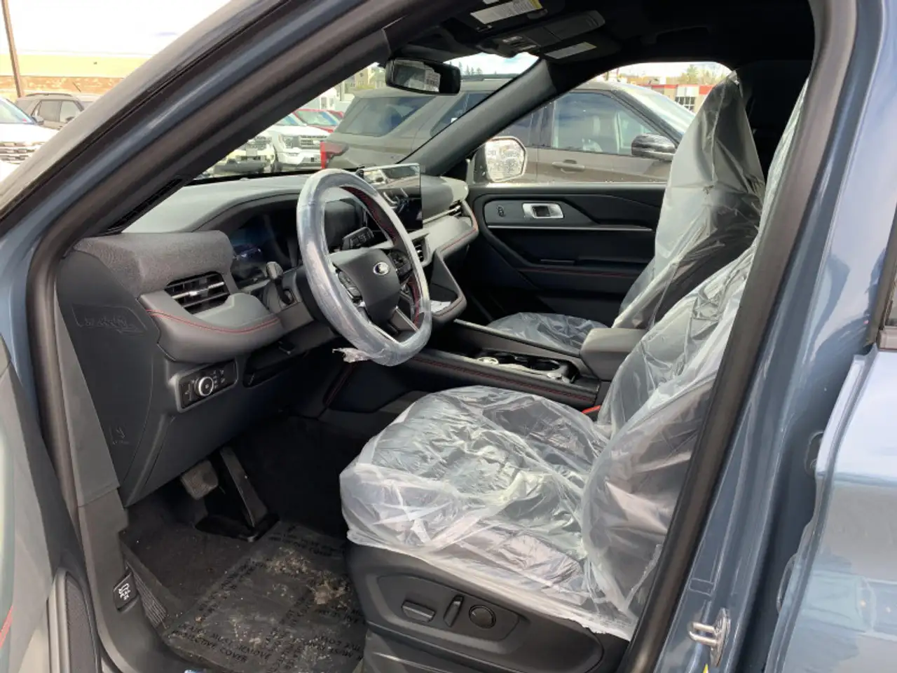 Ford Explorer снимка Ford Explorer