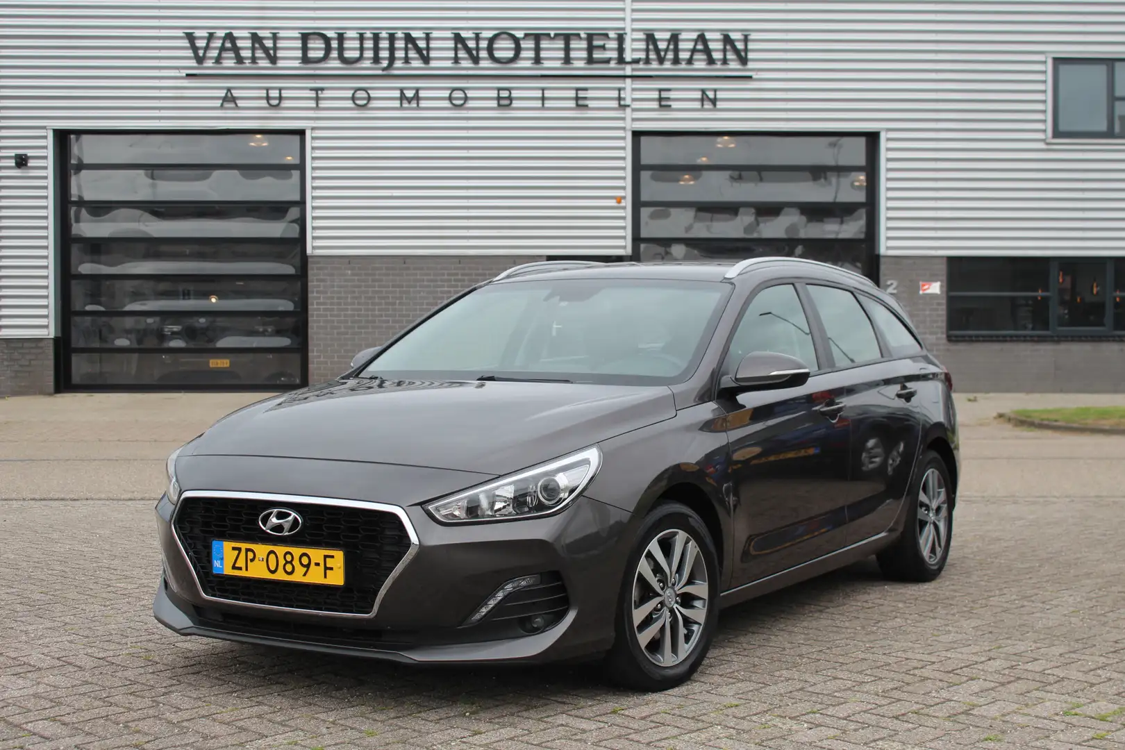 Hyundai i30 Wagon 1.4 T-GDI Comfort / Carplay / Camera / Trekh Marrón - 1
