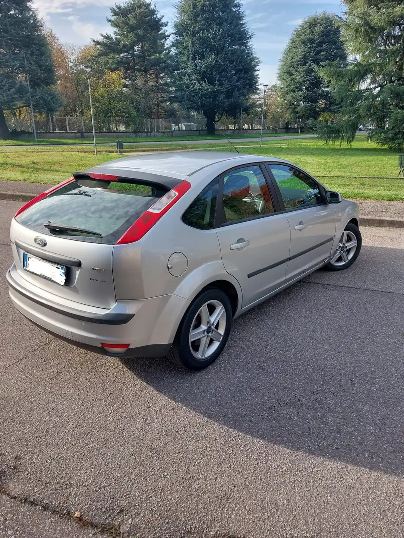 Ford Focus 5p 1.8 tdci Ghia - 2