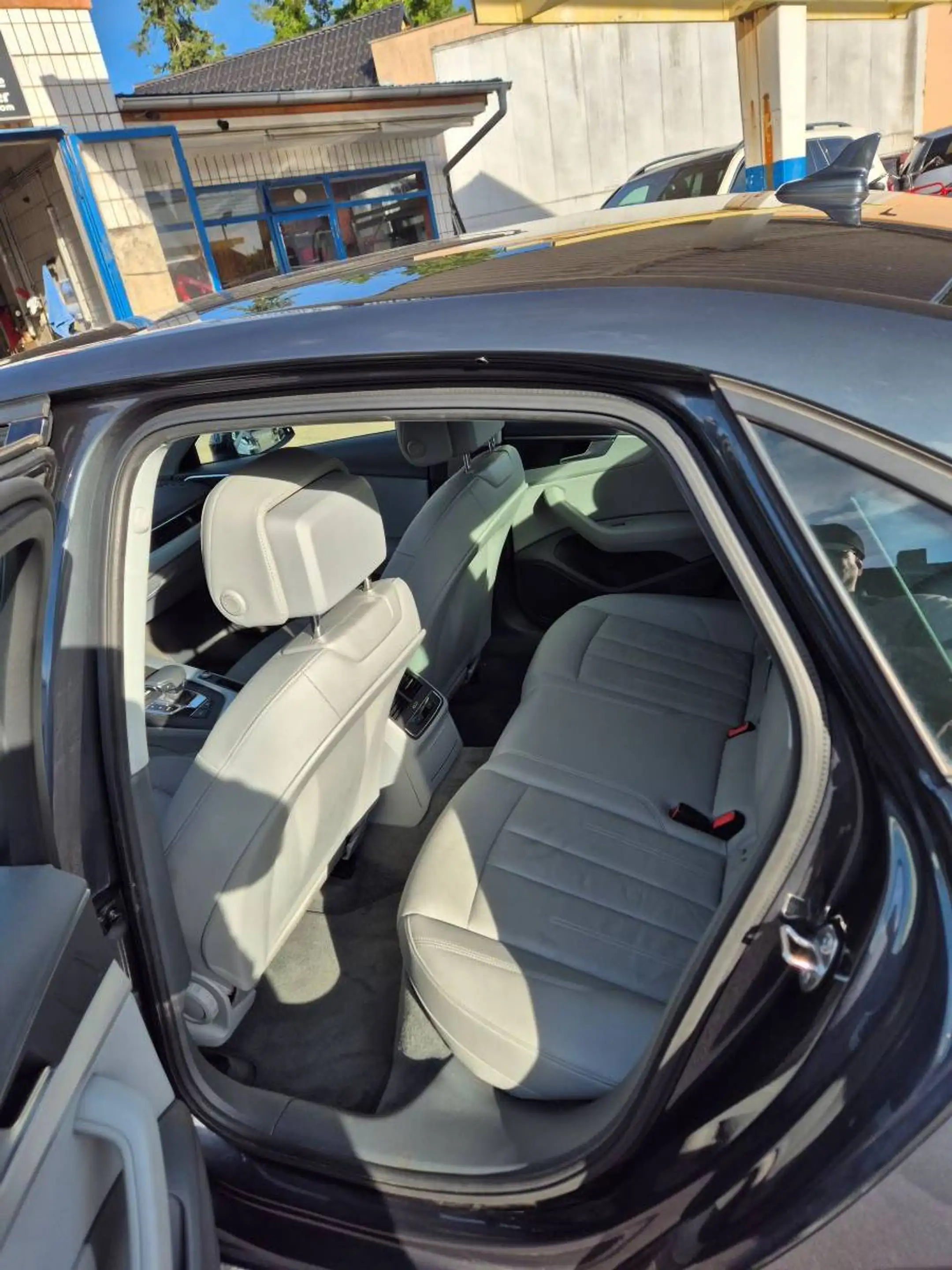 Audi A4 A4 Diesel 2.0 TDI S tronic — photo 12