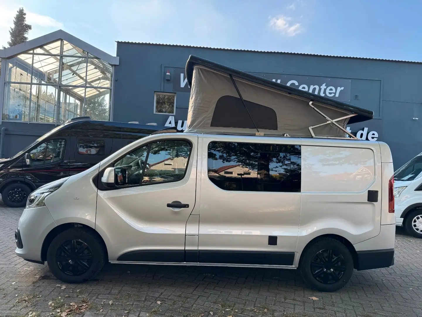 Ahorn Camp VanCity-Markise-Standh.-1136Km-LED Scheinw. Argento - 2