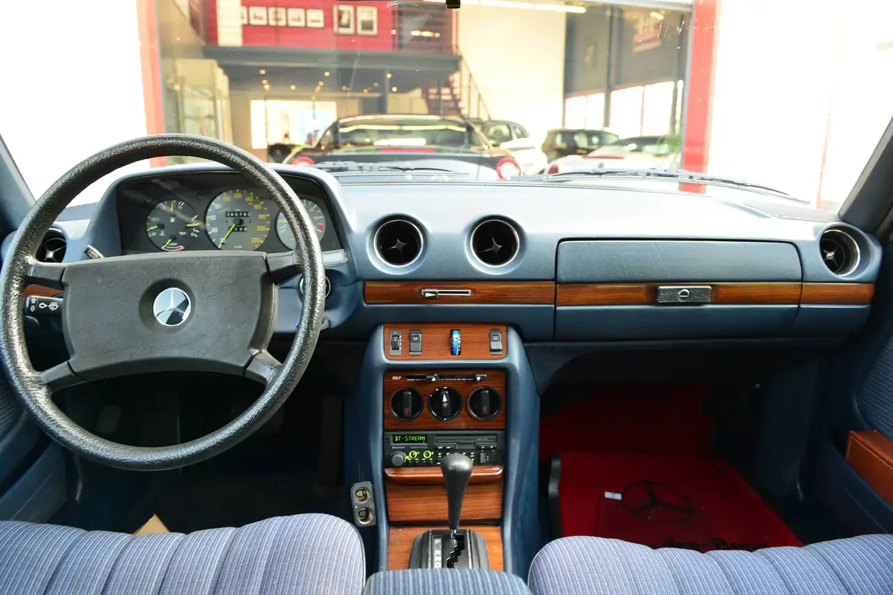 Mercedes-Benz 280E W123, foto 9
