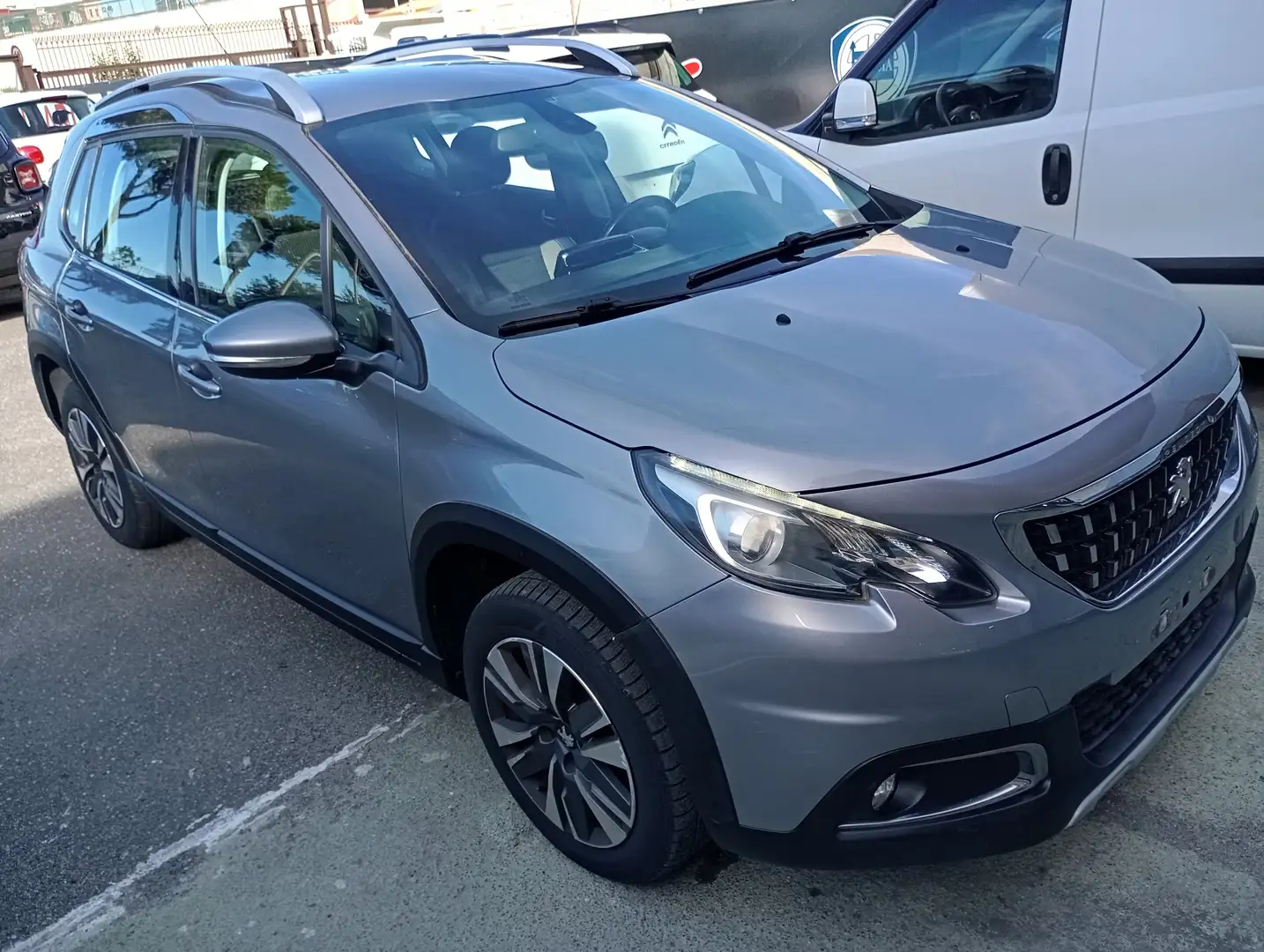 Peugeot 2008 1.2 PureTech Turbo 110CV Allure Grigio - 2