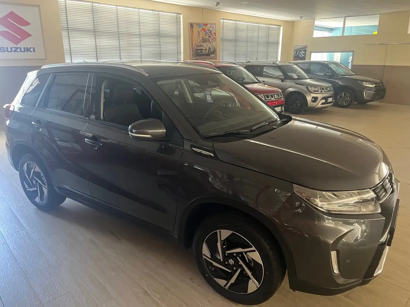 Suzuki Vitara 1.4 HYBRID TOP 2WD, NUOVO NON KM ZERO, SUZUKI 1986 Grigio - 2