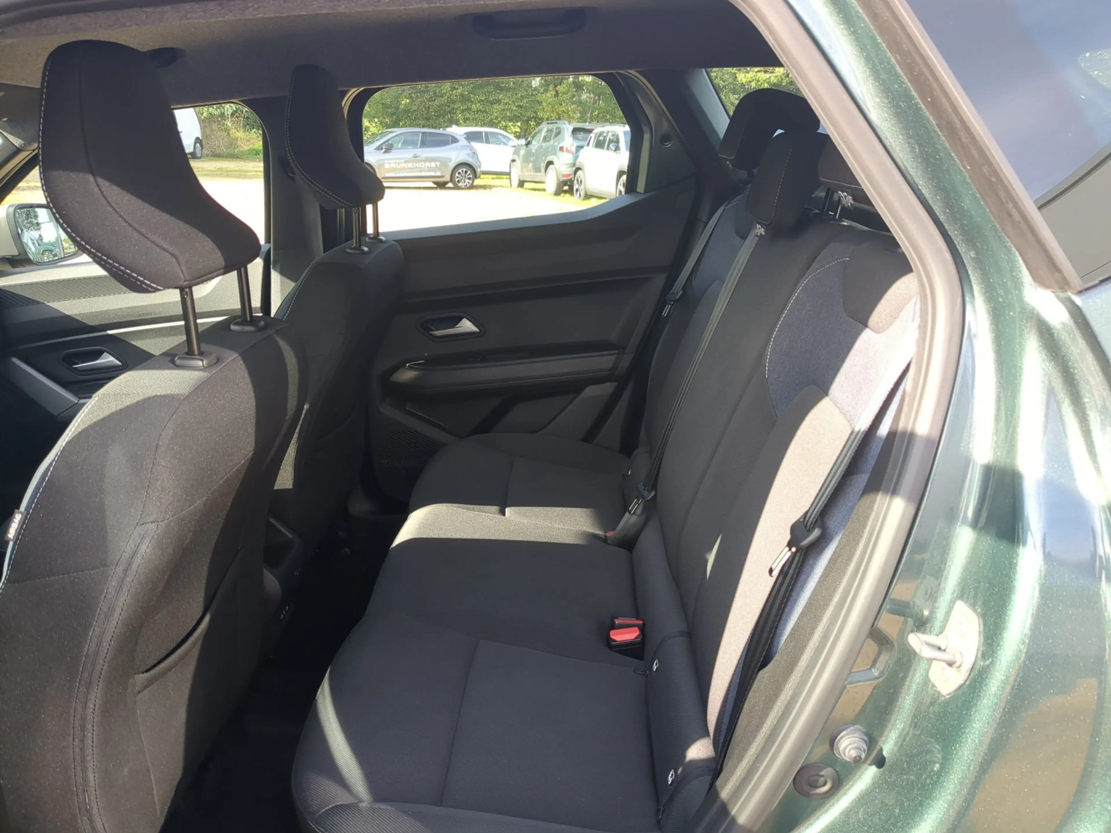 Dacia Duster TCe 140 Expression RFK+LKHZ+SHZ+Navi — photo 10