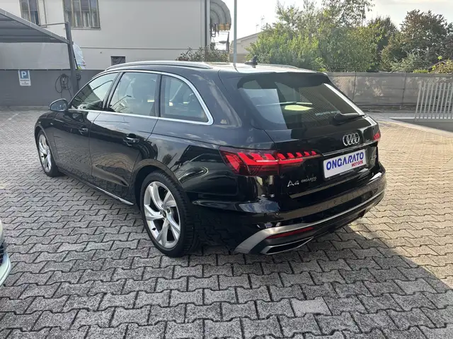 Audi A4 view 7