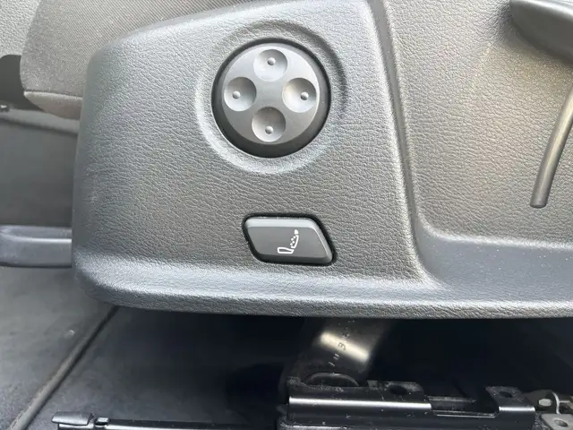 Audi A4 view 13