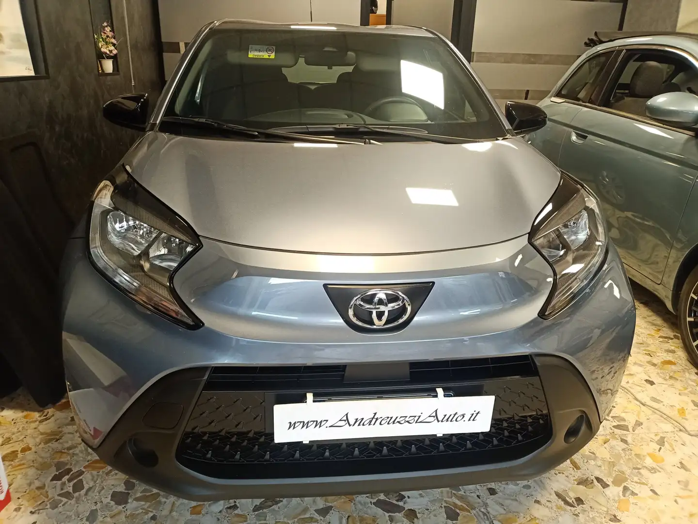 Toyota Aygo X 1.0 Active 72cv (prezzo reale) Grigio - 2