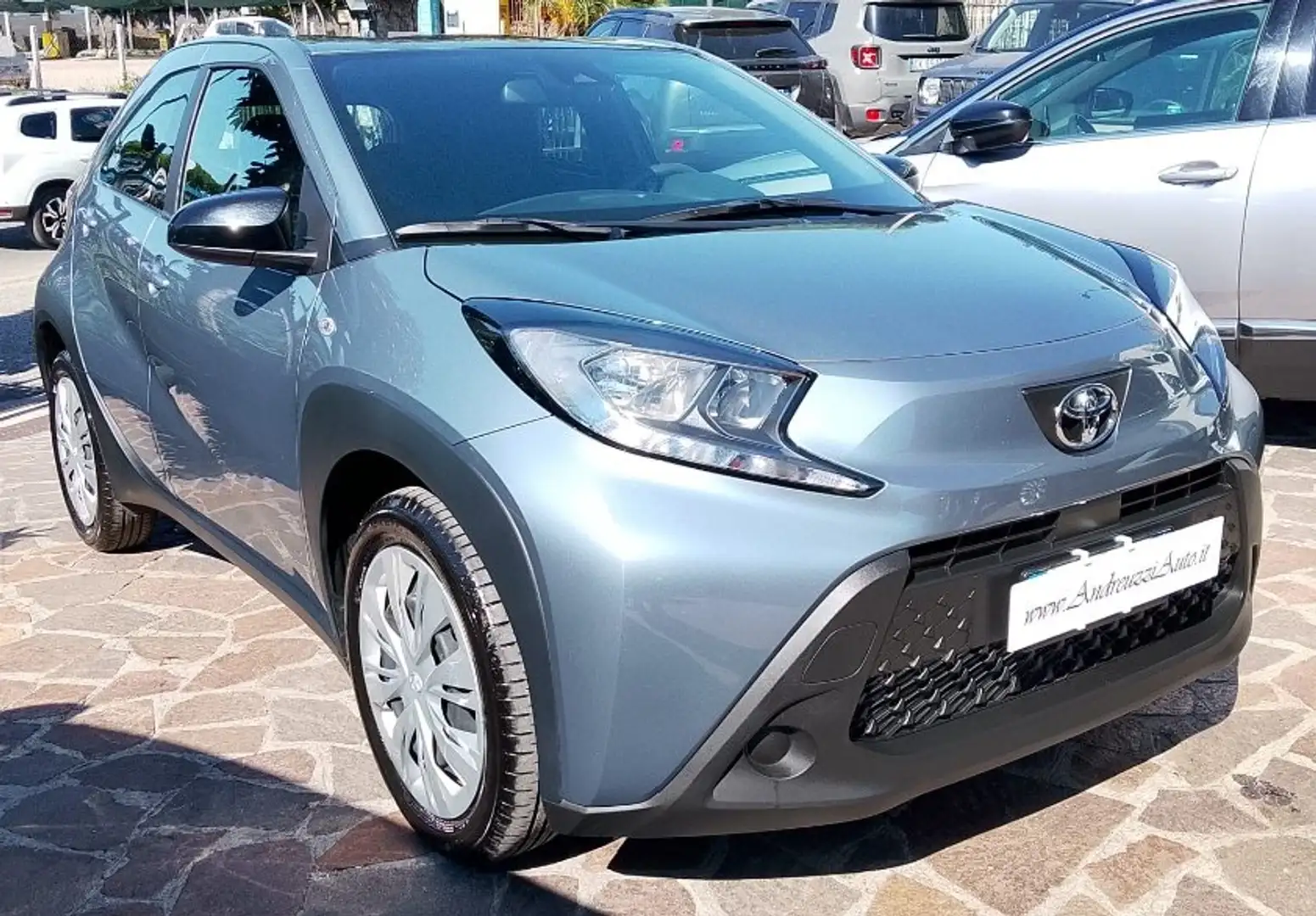 Toyota Aygo X 1.0 Active 72cv (prezzo reale) Grigio - 1