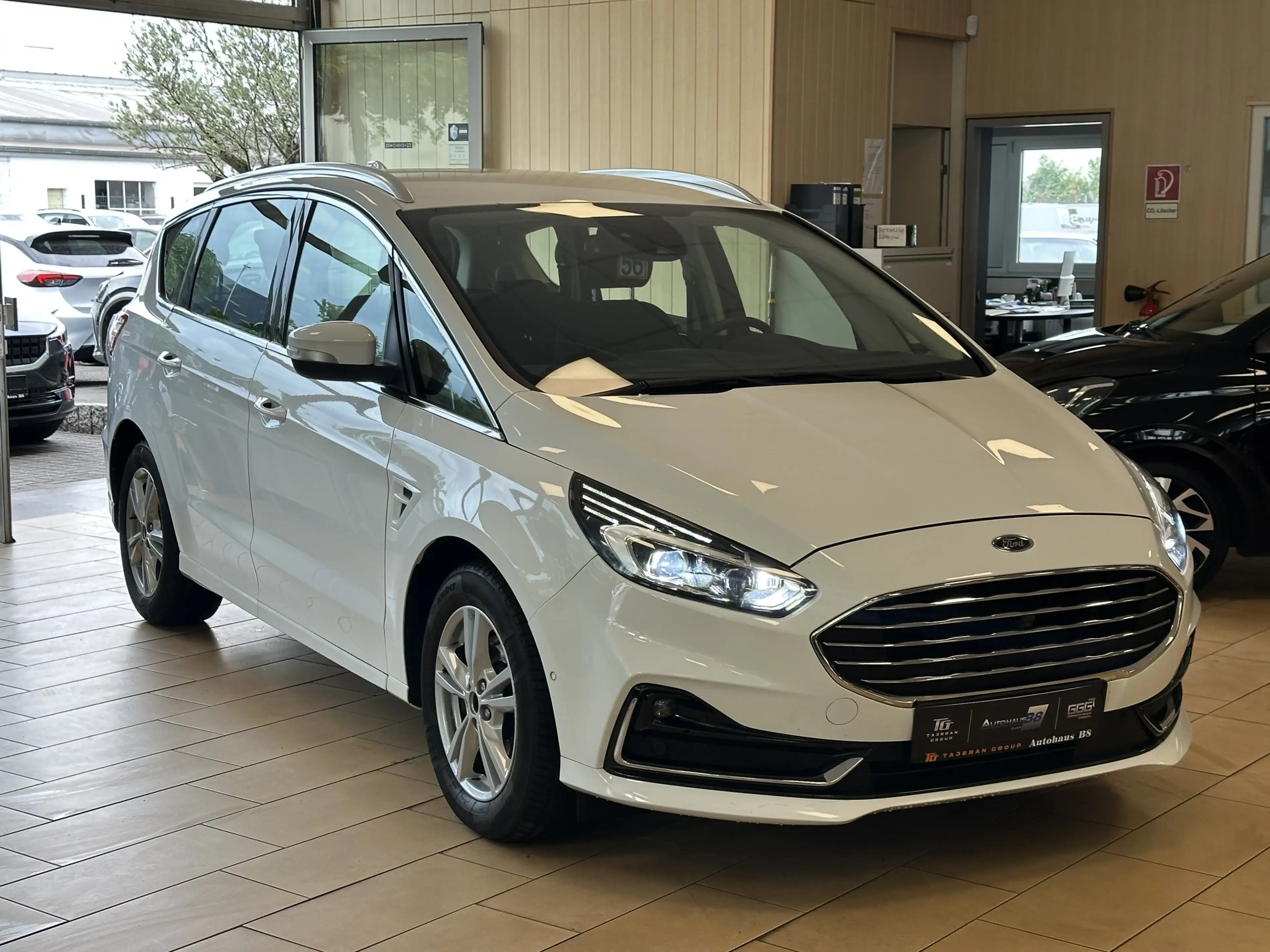 Ford S-Max Titanium*Navi*LED*CAM*SHZ*Tempomat*1.hand