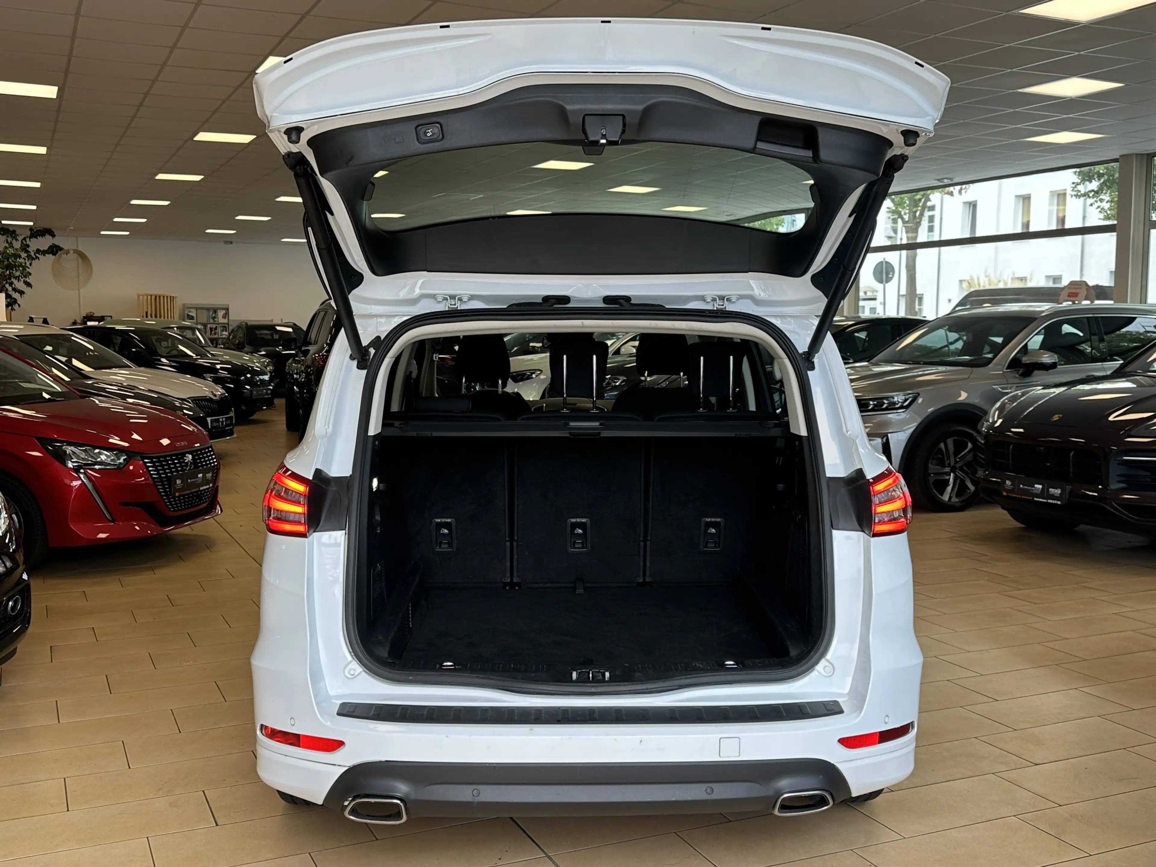 Ford S-Max Titanium*Navi*LED*CAM*SHZ*Tempomat*1.hand — photo 5