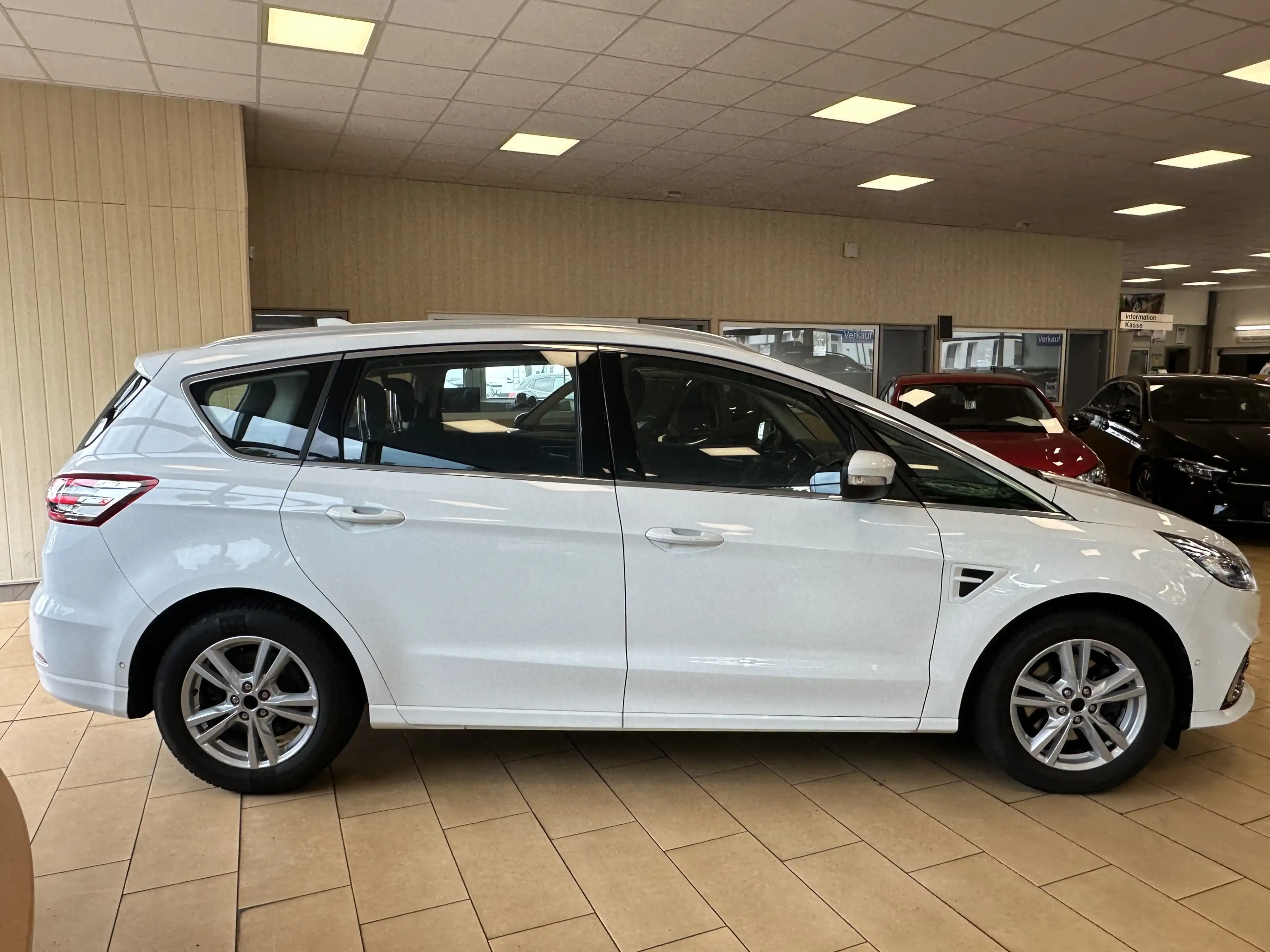 Ford S-Max Titanium*Navi*LED*CAM*SHZ*Tempomat*1.hand — photo 2