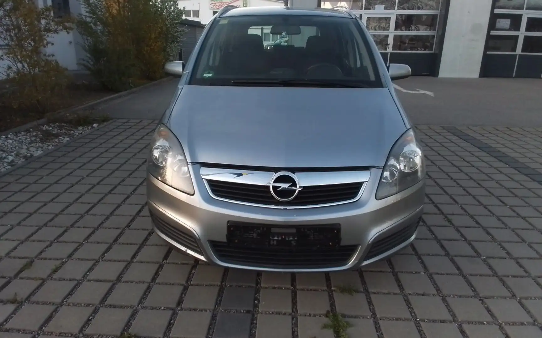 Opel Zafira B Edition Plus*7  sitzplätze* Tüv neu*Nav Stříbrná - 2