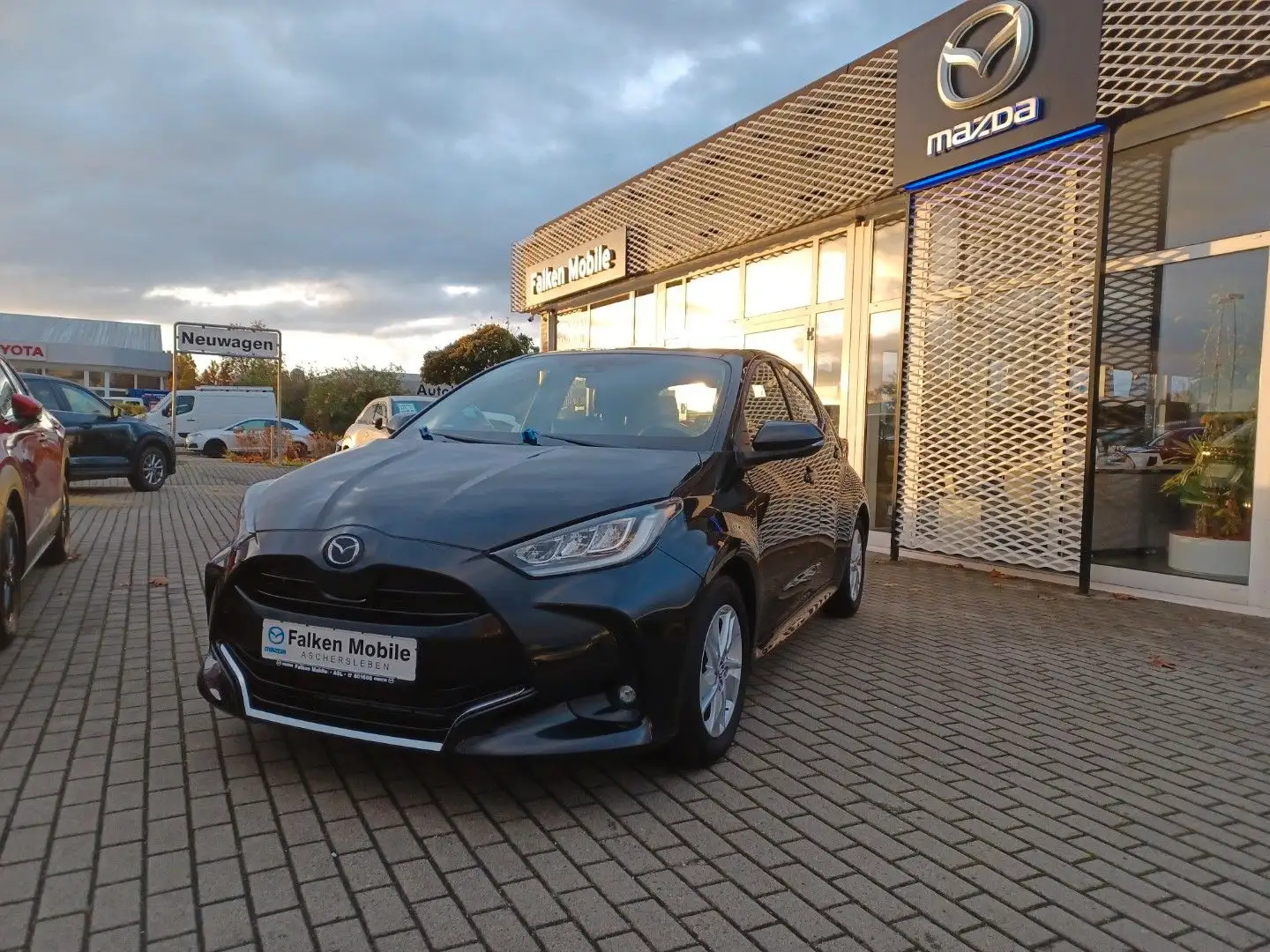 Mazda 2 Hybrid Lim. Agile *KAMERA, APPLE CAR PLAY,DAB* Schwarz - 1