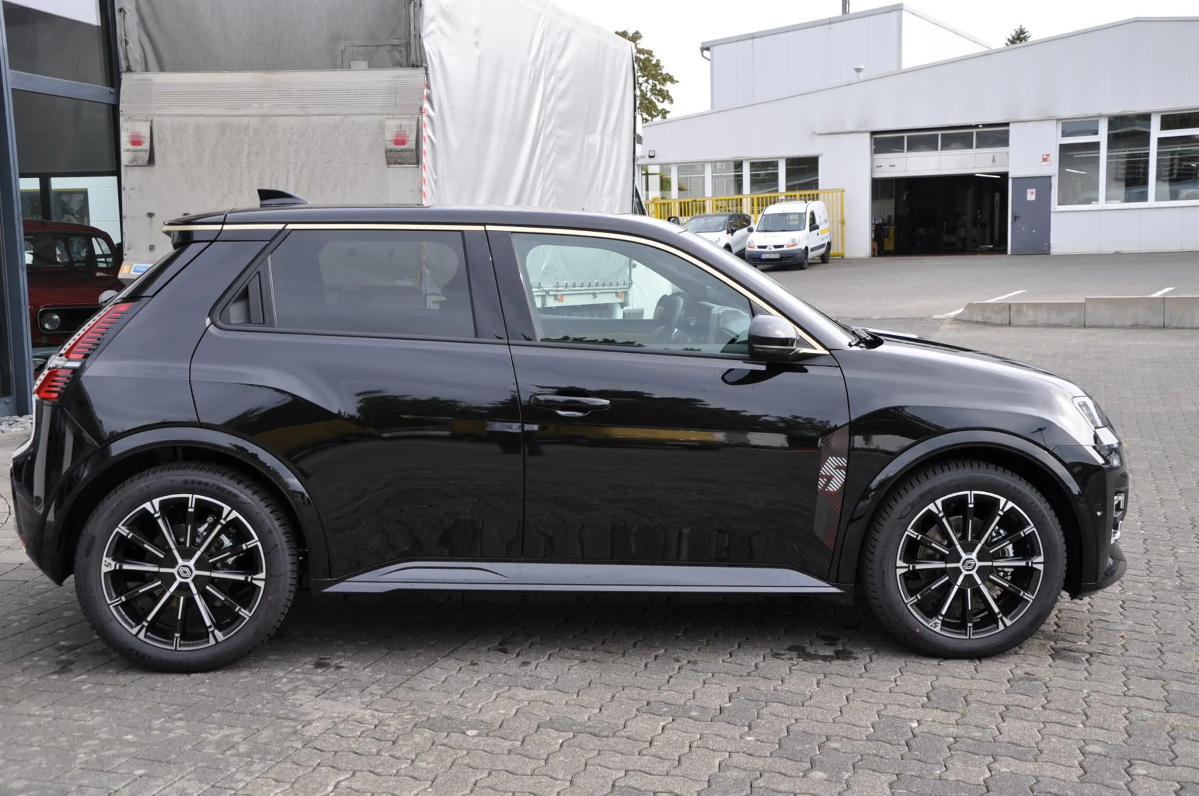 Renault R 5 Iconic Five 150 Comfort Range*Tempomat*Navi* — photo 5