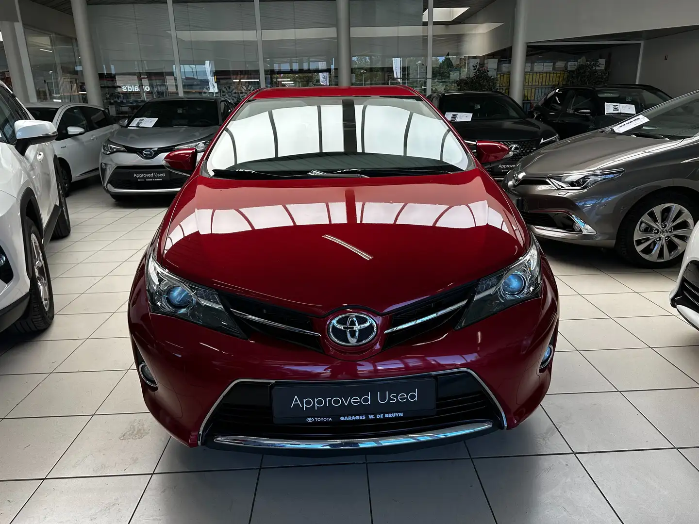 Toyota Auris 1.33 VVT-I 6MT Comfort Rouge - 2