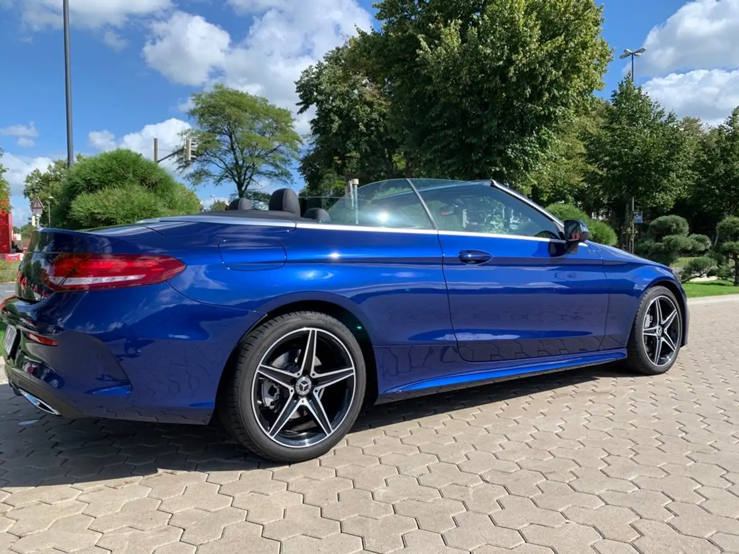 Mercedes-Benz C 220 ***Mercedes C-Klasse 220 Cabrio AMG Line*** Blau - 2