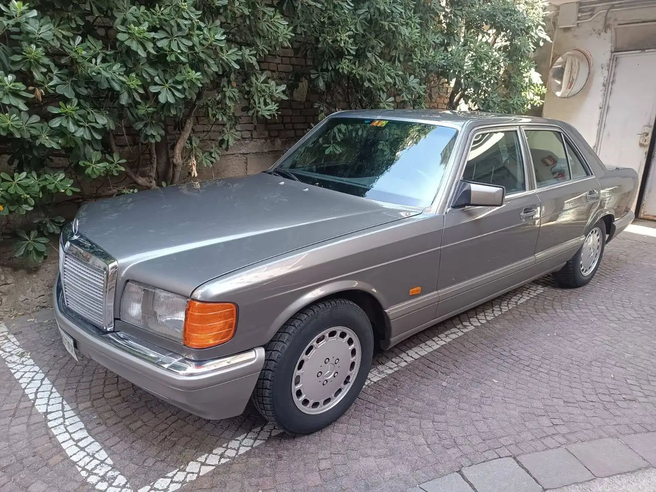 Mercedes-Benz S 300 SE, foto 1