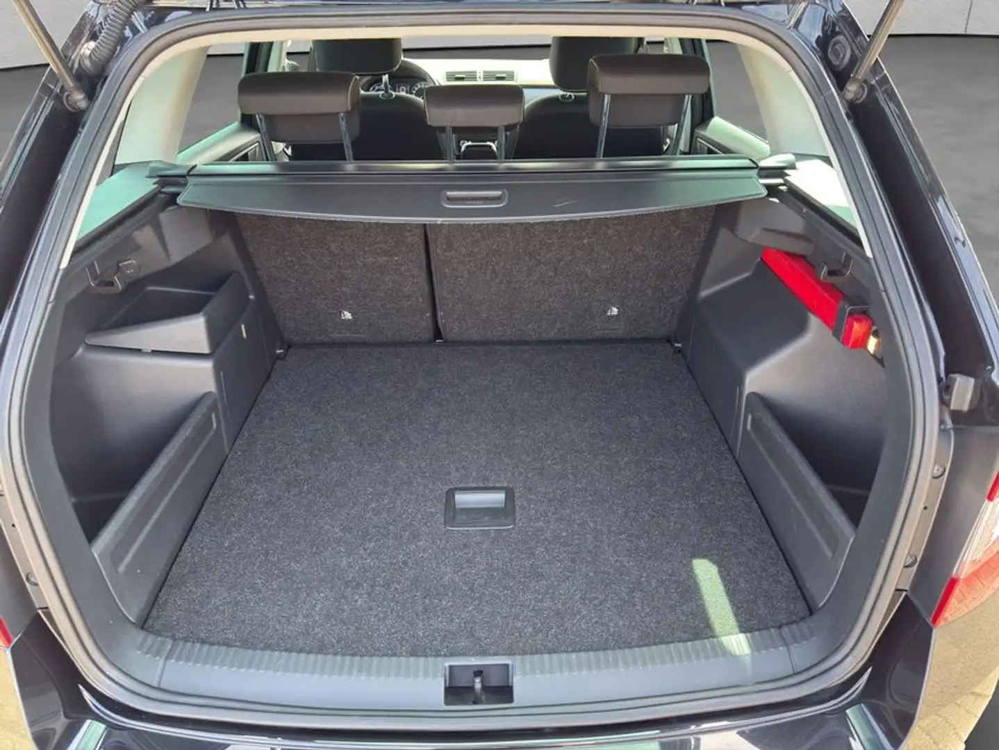 Skoda Fabia Combi Ambition Soleil 1.0l TSI 5-Gang AHK Schwarz - 2