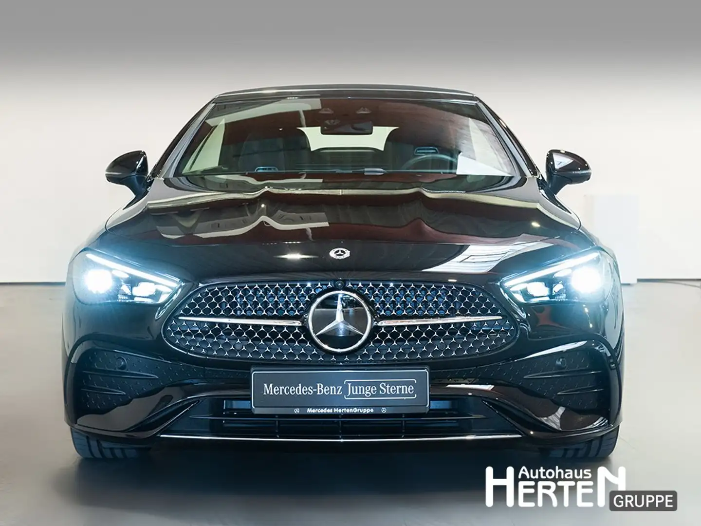 Mercedes-Benz CLE 300 4M Cabriolet+AMG Premium+DIGITAL LIGHT Schwarz - 2