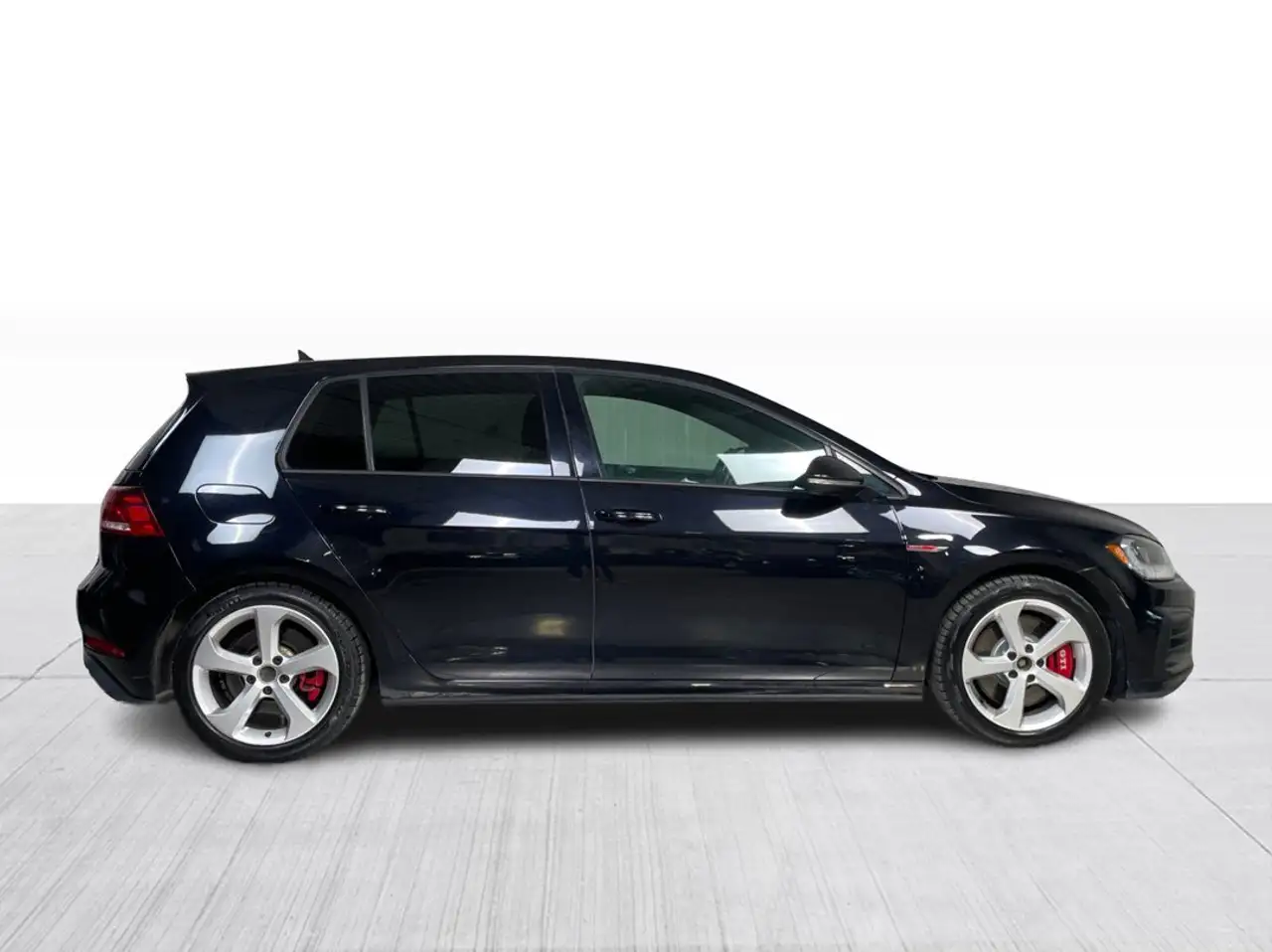 Volkswagen Golf GTI photo Volkswagen Golf GTI