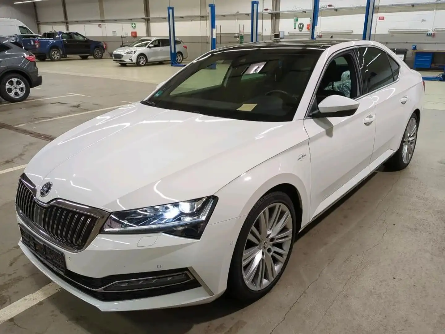 Skoda Superb Lim. L&K Blanc - 1