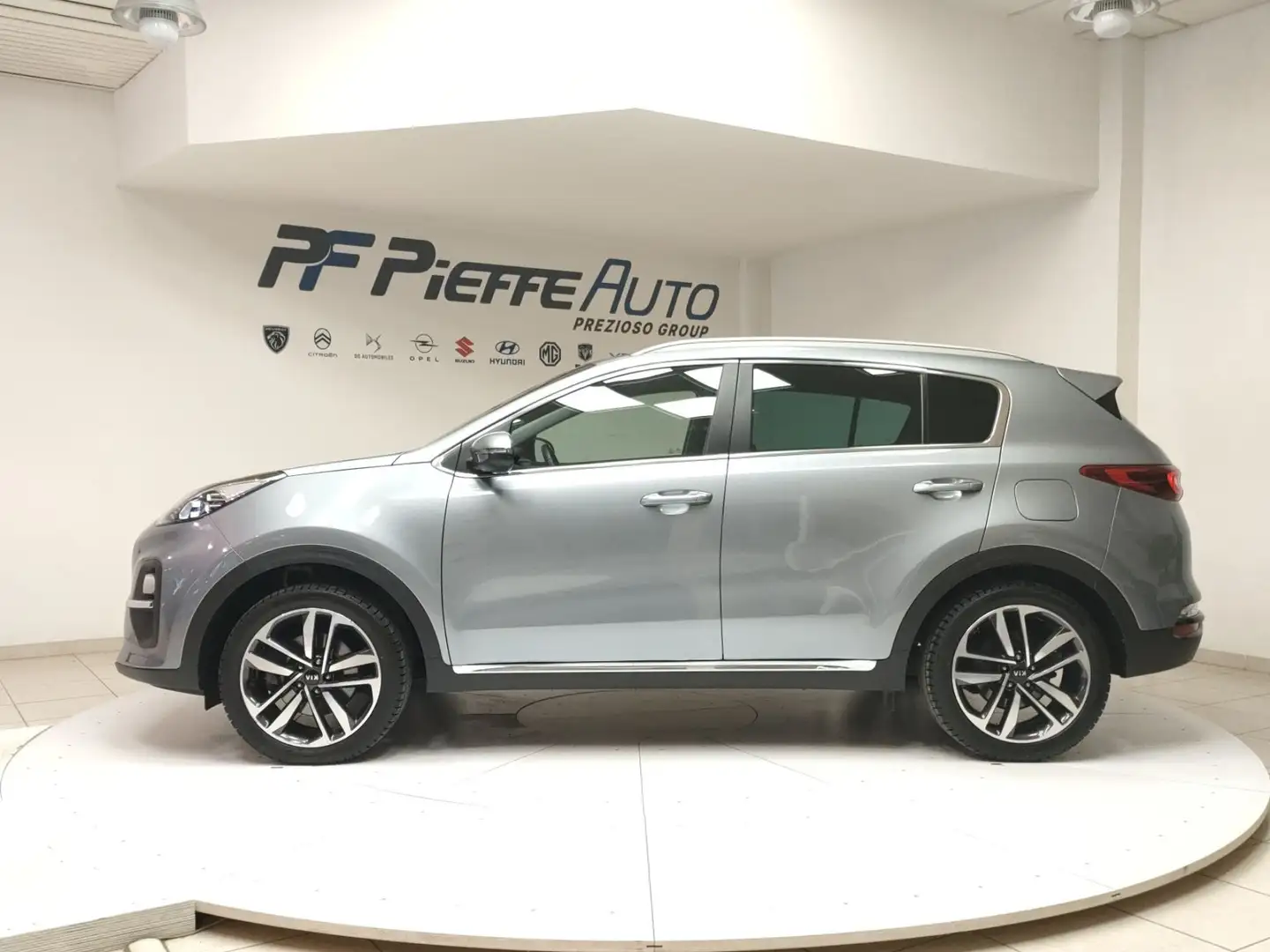 Kia Sportage 4ª serie - Sportage 1.6 ECOGPL 2WD Style Grijs - 2
