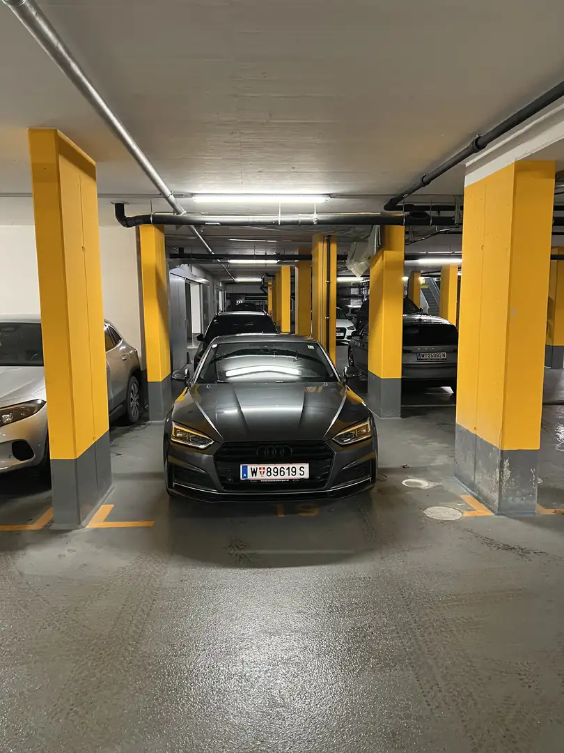 Audi A5 Coupé 2,0 TDI S-tronic Grau - 1