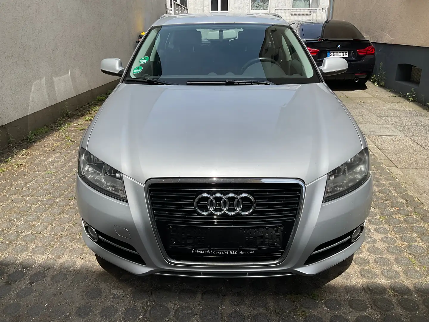 Audi A3 1,6 TDI, PDC, AHK, ALU, Klimaaut. Grau - 2