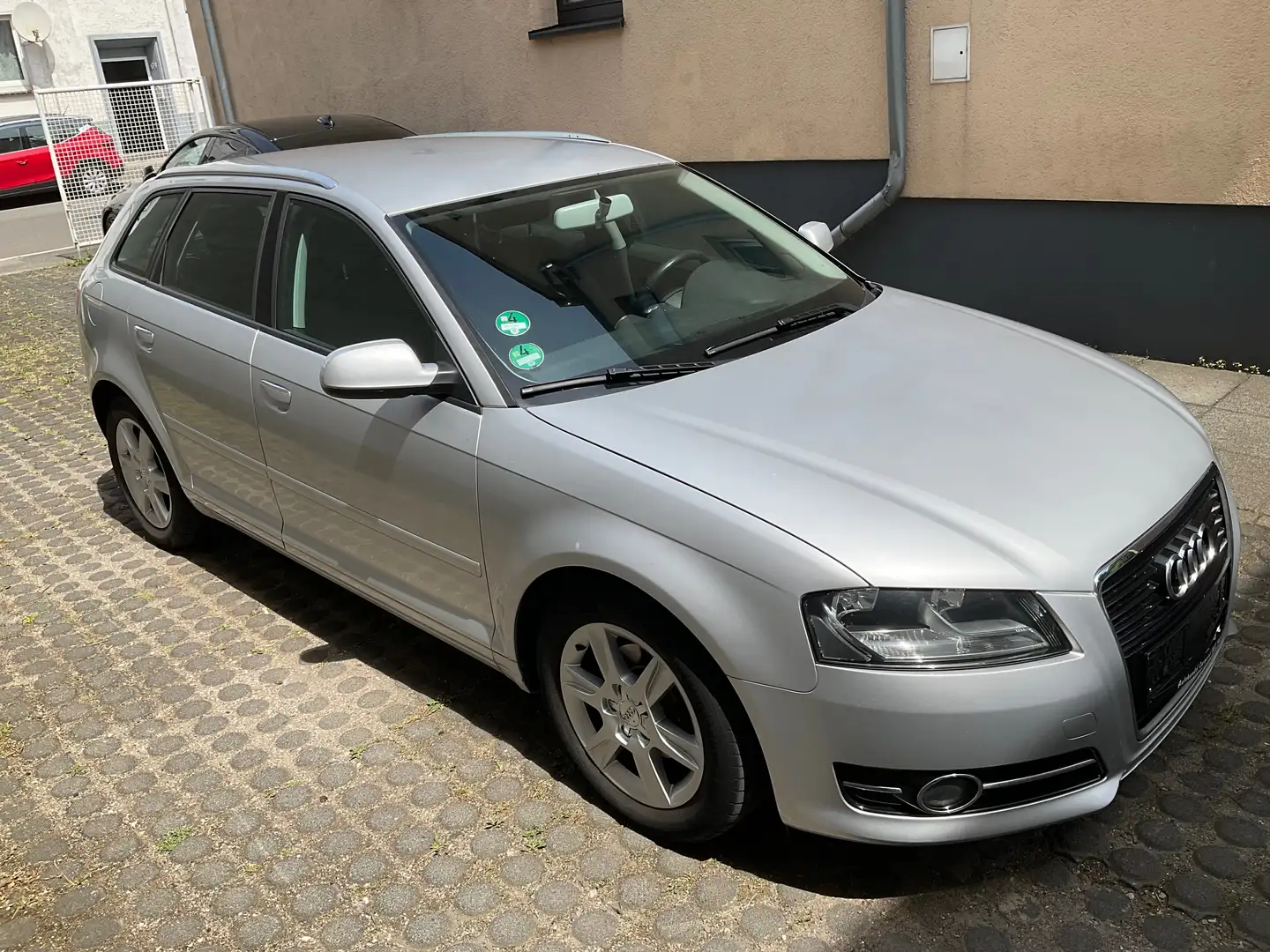 Audi A3 1,6 TDI, PDC, AHK, ALU, Klimaaut. Grau - 1